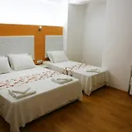 Ugur Hotel *